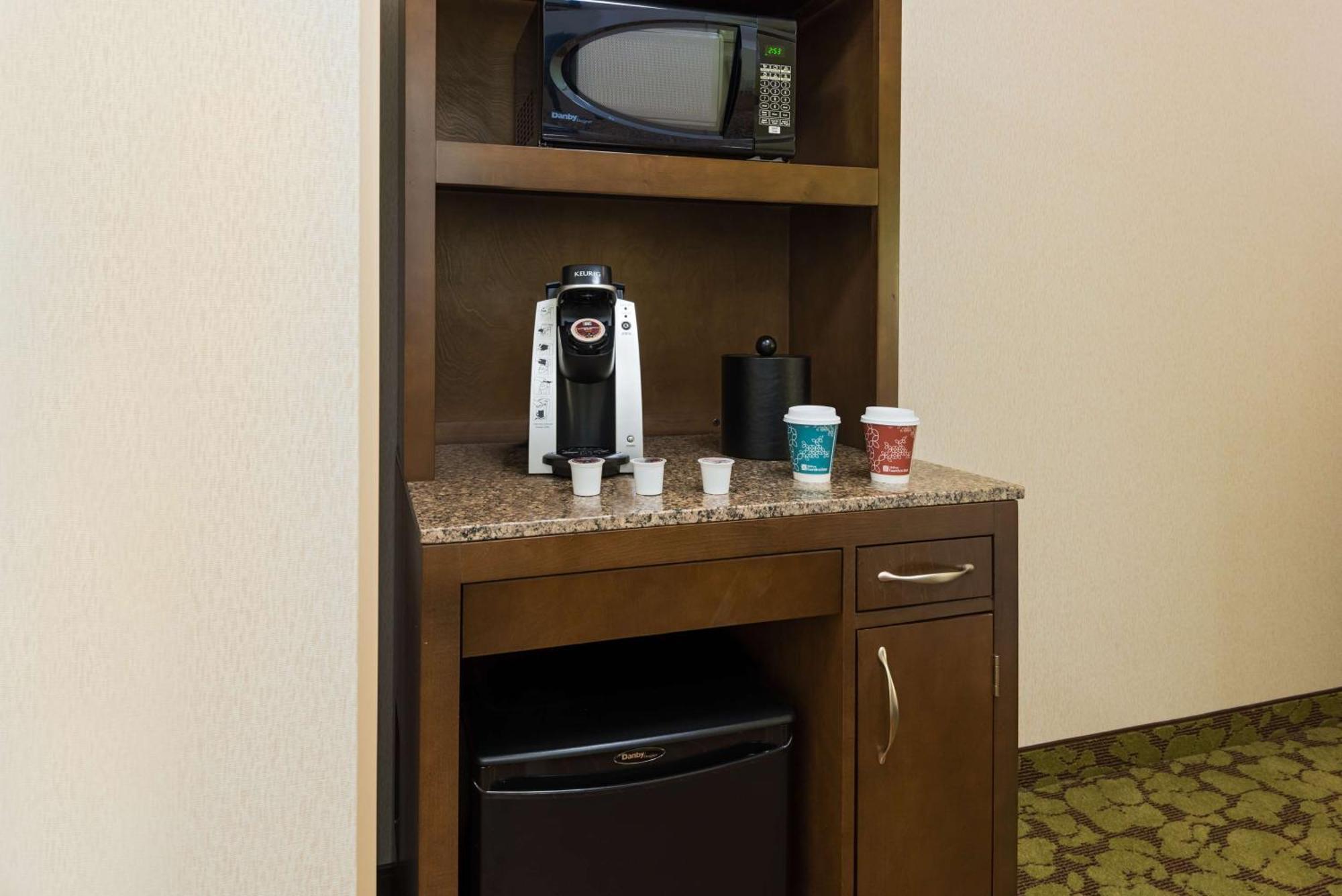 Hilton Garden Inn Вейн Екстер'єр фото