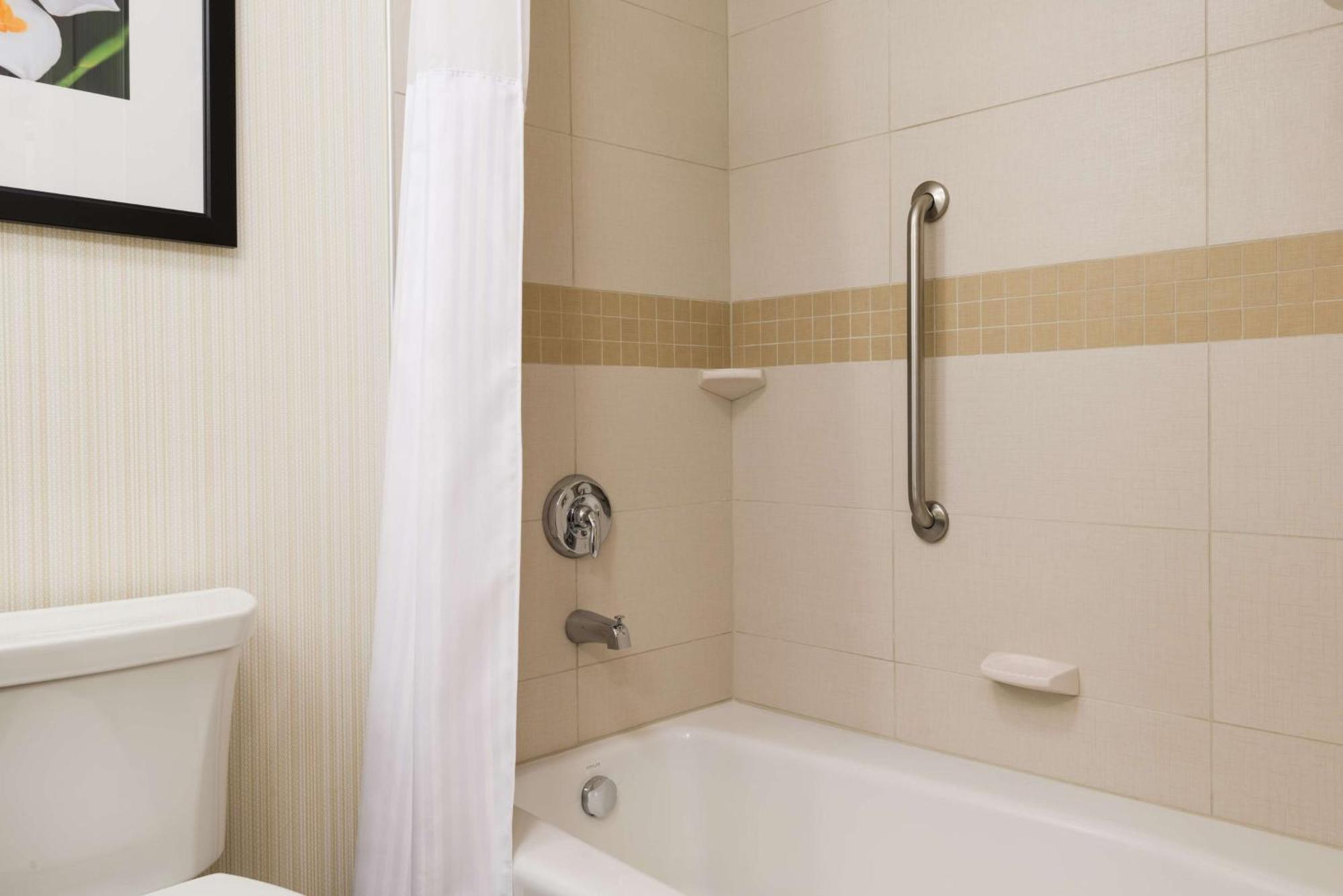 Hilton Garden Inn Вейн Екстер'єр фото