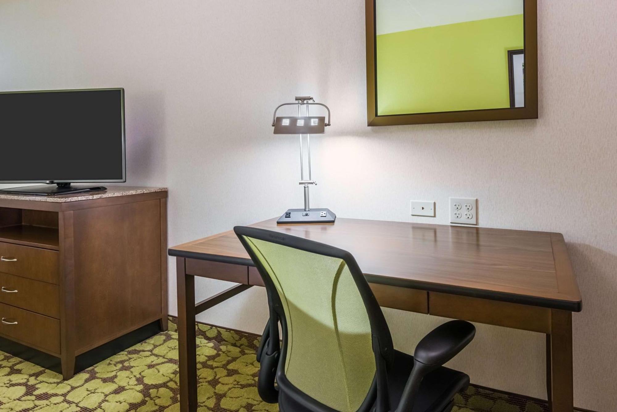 Hilton Garden Inn Вейн Екстер'єр фото