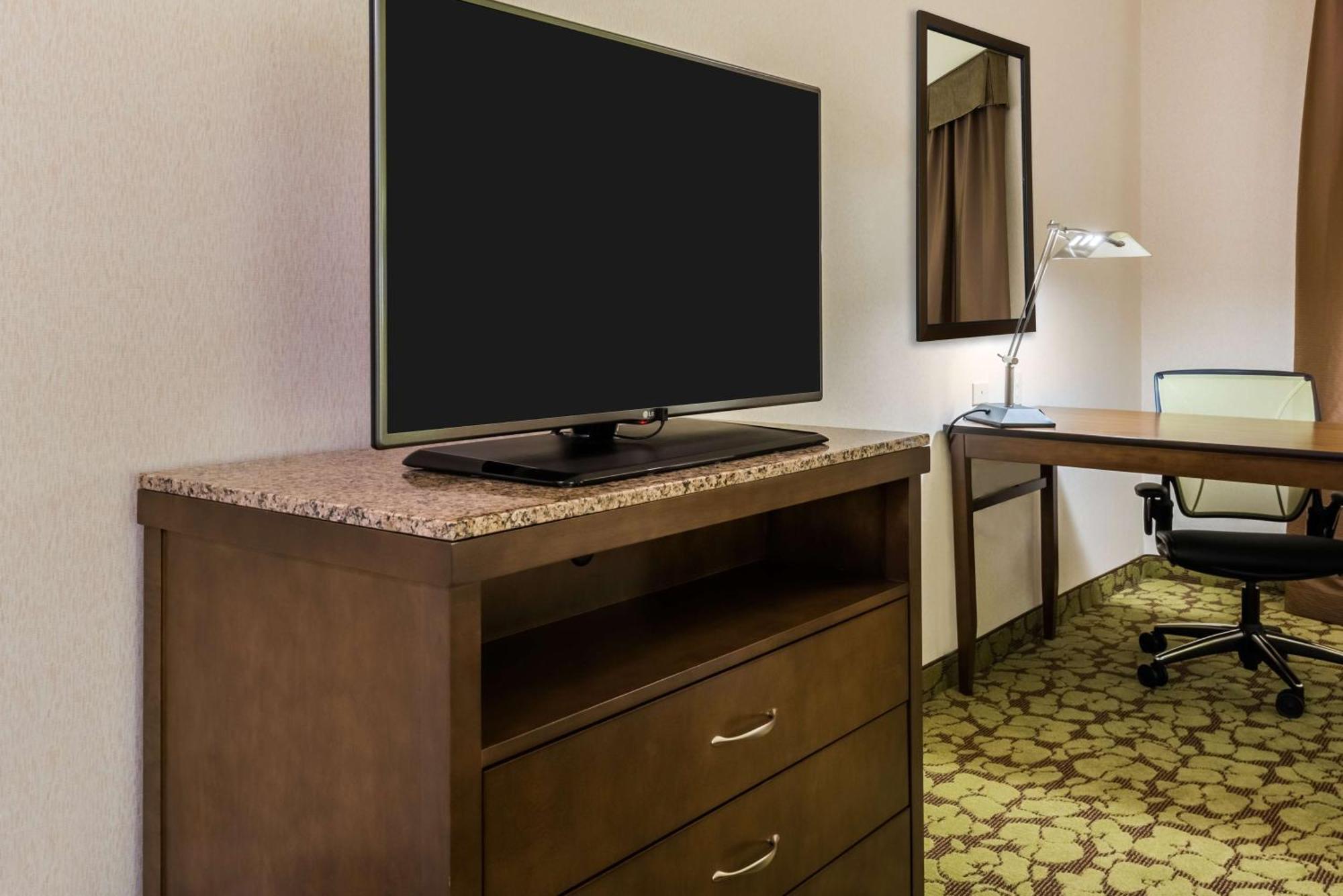 Hilton Garden Inn Вейн Екстер'єр фото
