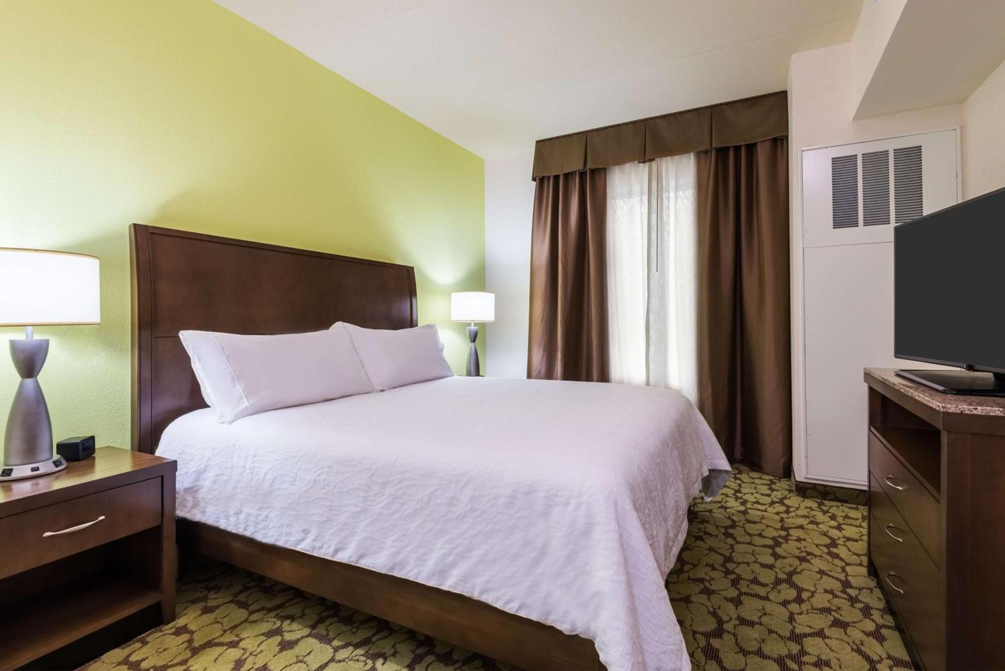Hilton Garden Inn Вейн Екстер'єр фото