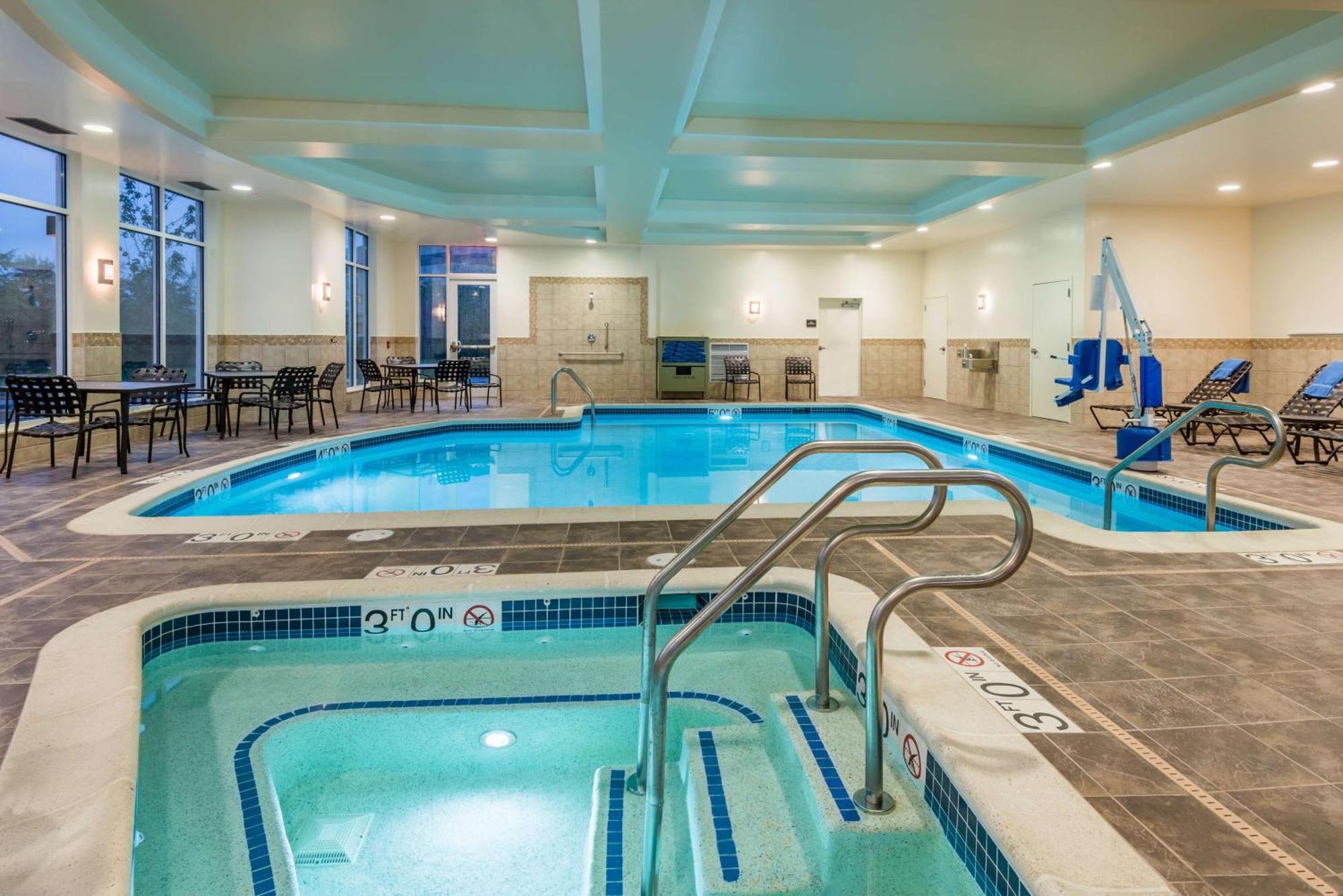 Hilton Garden Inn Вейн Екстер'єр фото