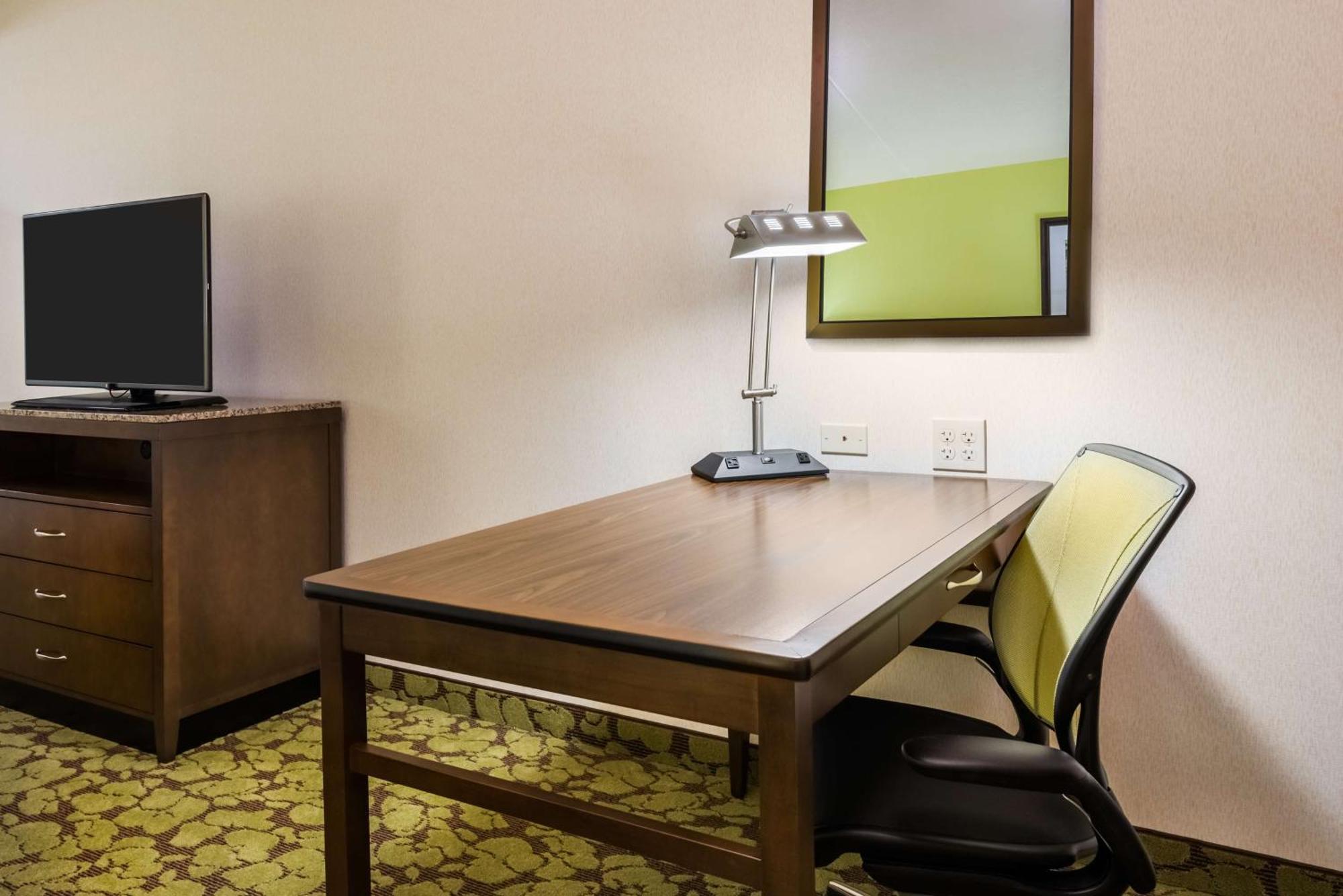 Hilton Garden Inn Вейн Екстер'єр фото