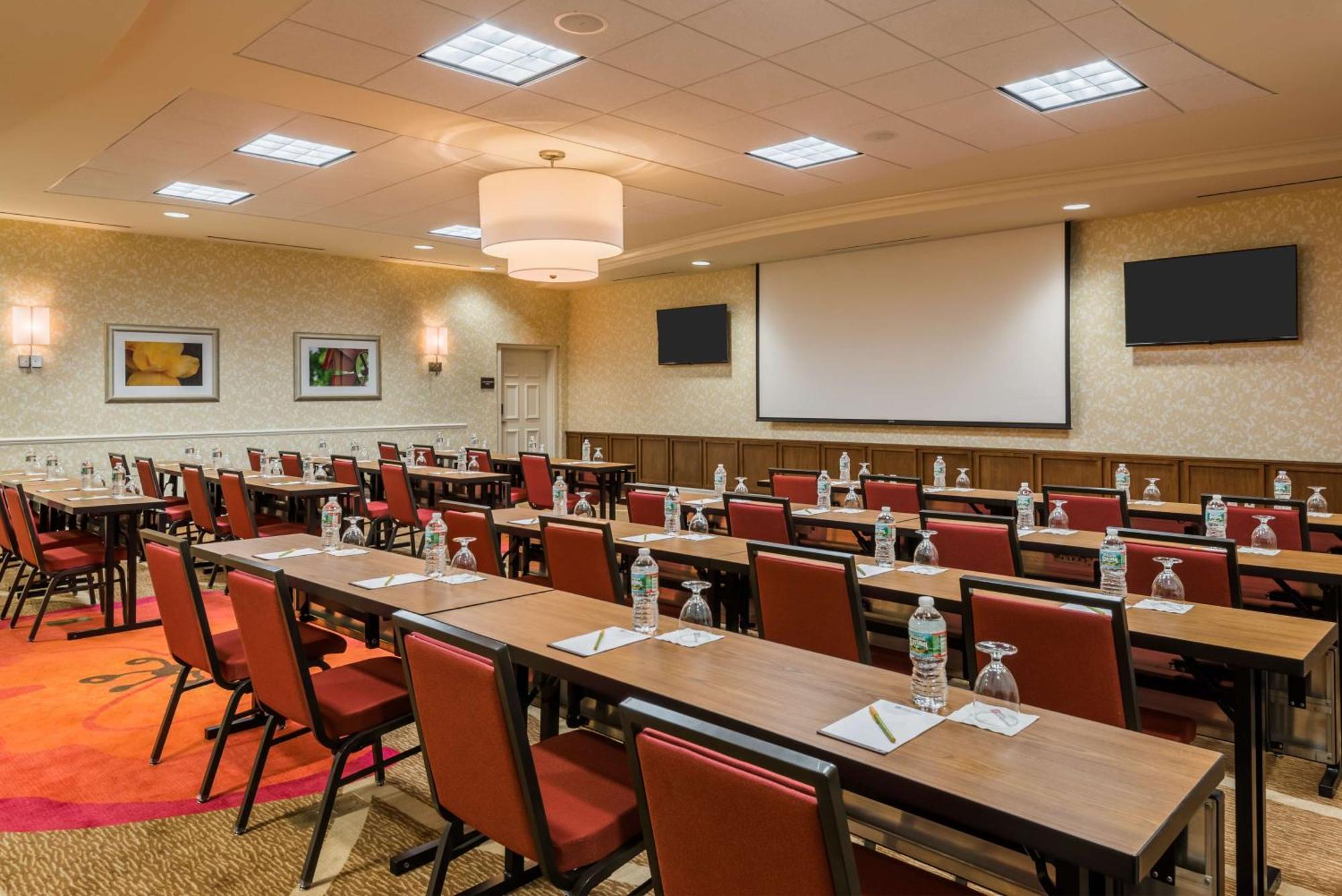 Hilton Garden Inn Вейн Екстер'єр фото