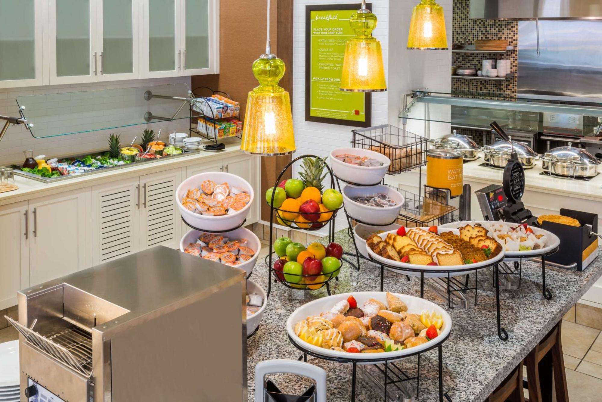 Hilton Garden Inn Вейн Екстер'єр фото